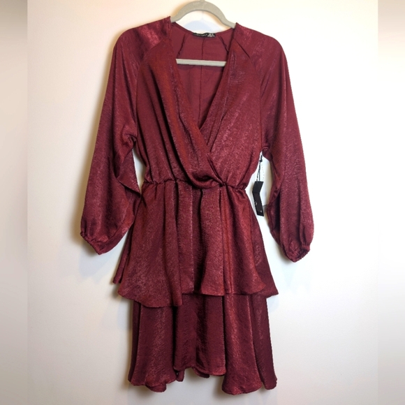 Black Tape_ Sangria Wine Red Tiered Satin Faux Wrap Dress Size XS - Picture 2 of 7